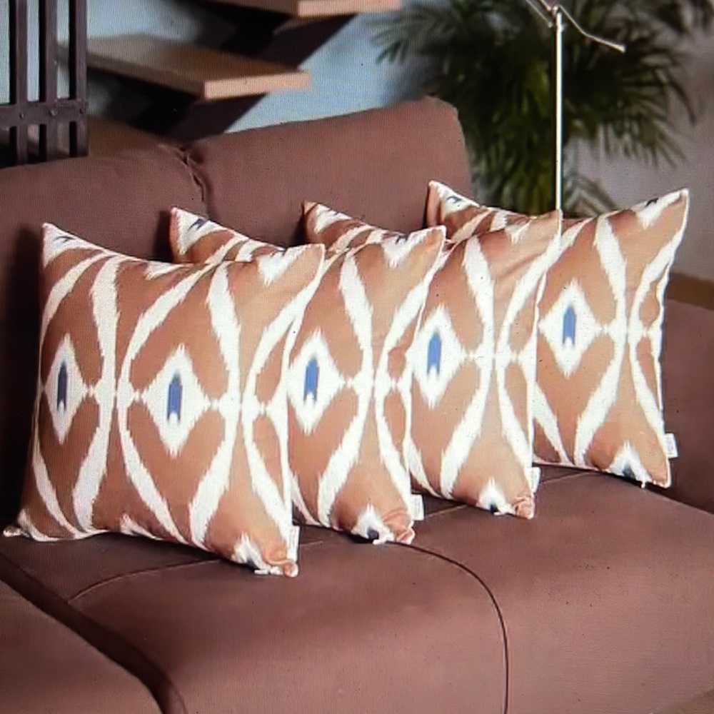 ⭐️ Mike & Co. New York Ikat Decorative Square 18" Throw Pillow Cover (Set of 4)